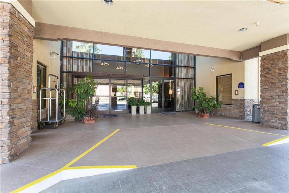 Hotel D'Lins Ontario Airport Exteriör bild